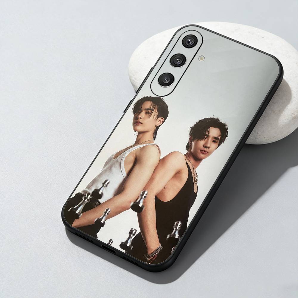 D-Devil K-Kiss Perth x Santa 콘 - Phone Cases Perth 리뷰 및 가격