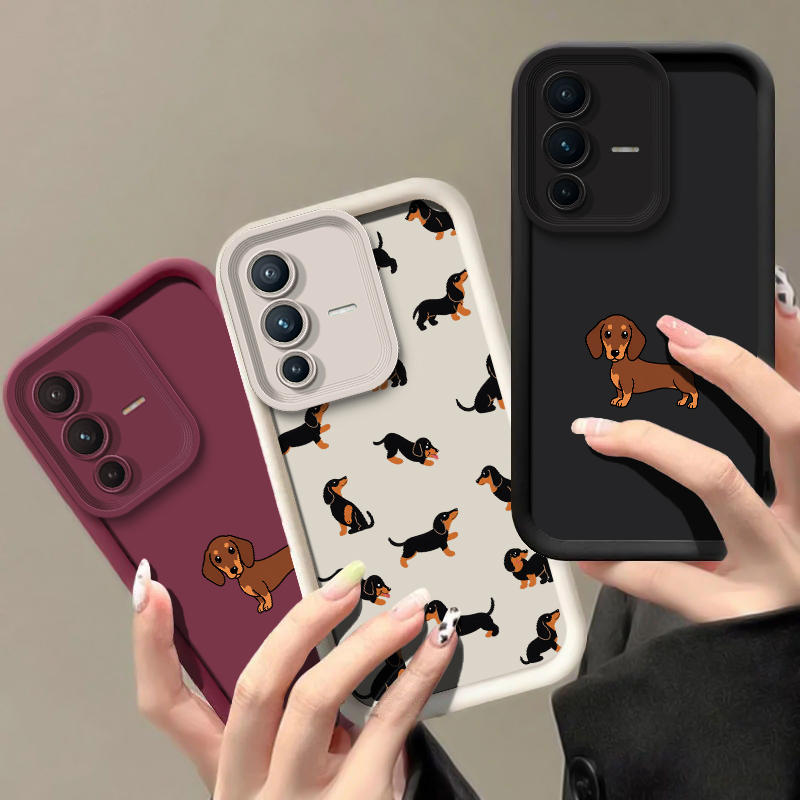 동물 디자인의 닥스훈트 강아지 그림이 그려진 비보 V7 - Vivo V40 리뷰 및 가격